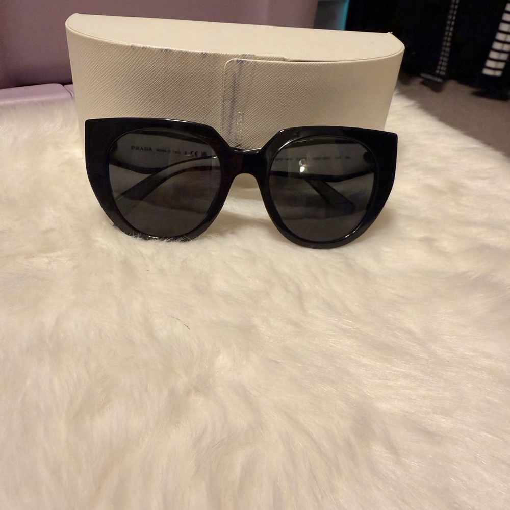 Prada sunglasses PR 14WS